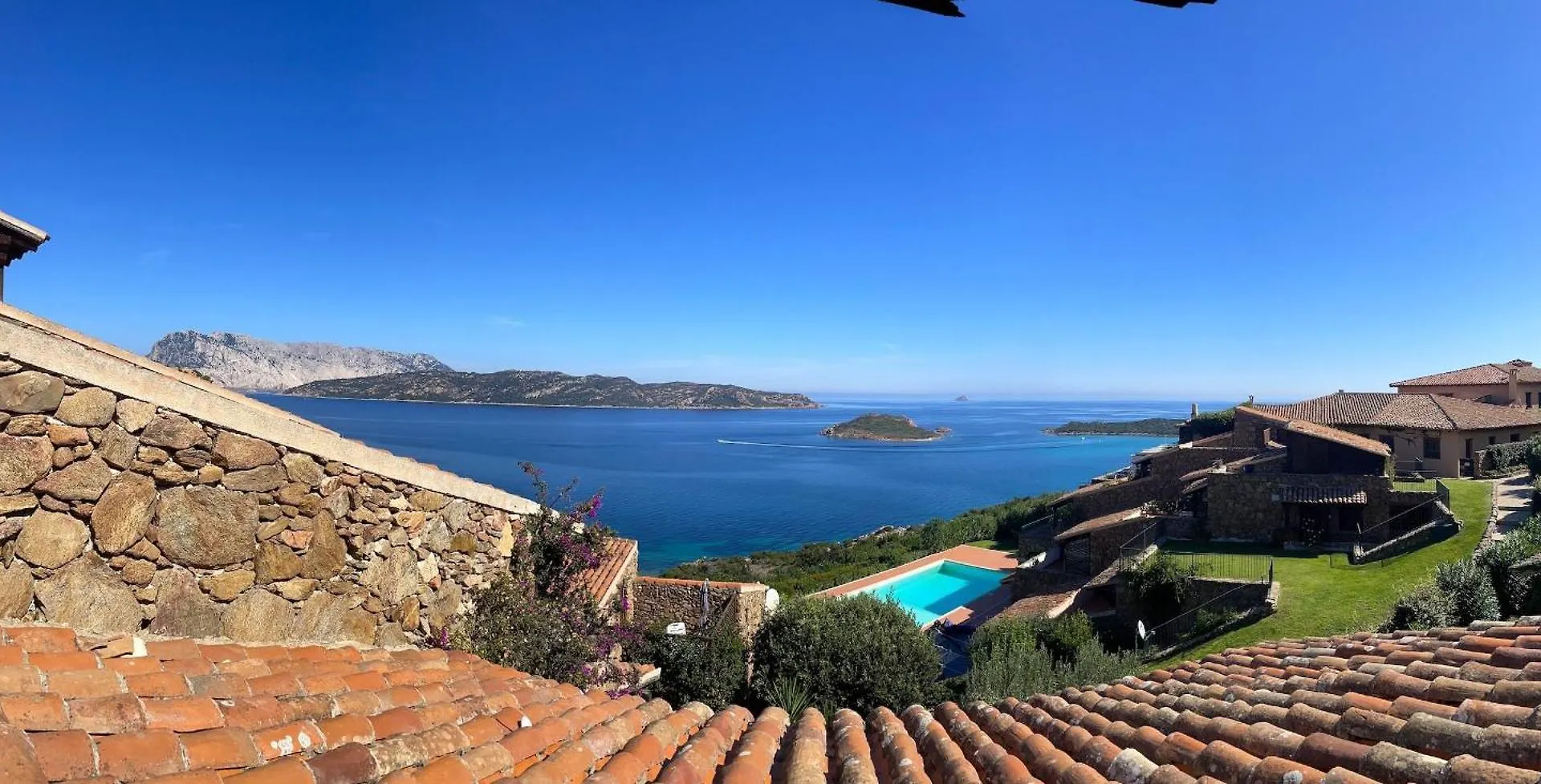 Punta Est Trilocale Splendida Vista Mare Apartment Capo Coda Cavallo 0*,  Italy